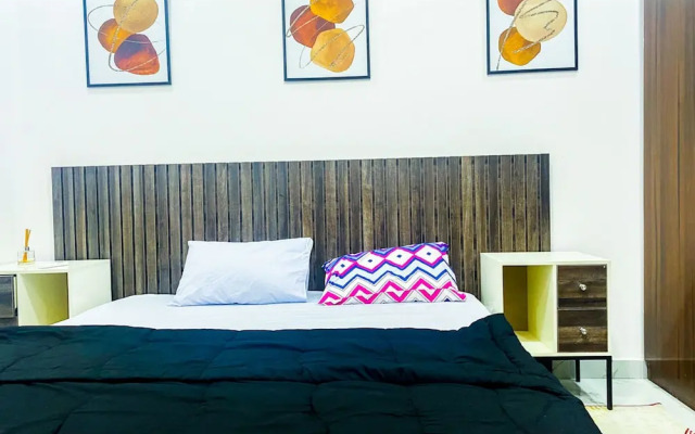 Impeccable 2-bed Apartment in Lekki With Snooker