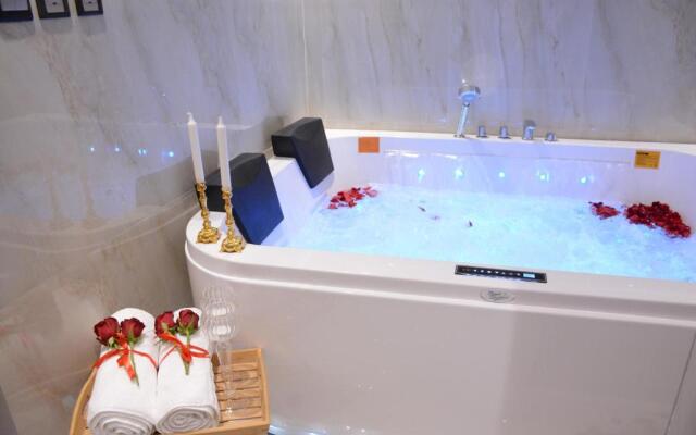 E1 Hotel