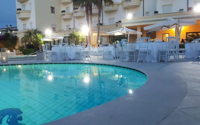 Sunshine Hotel & Spa