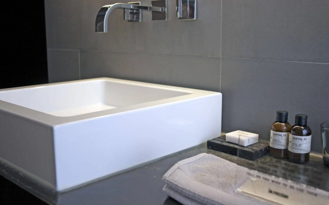 COMMUNE suites