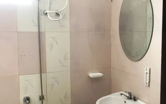 Golden Ganesha Villa - Hostel