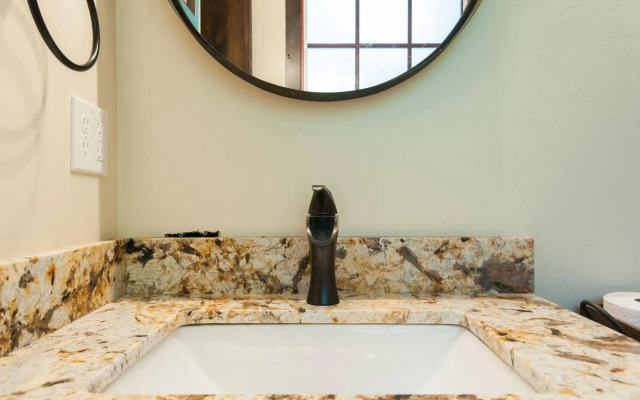 Hideaway Above The Stream