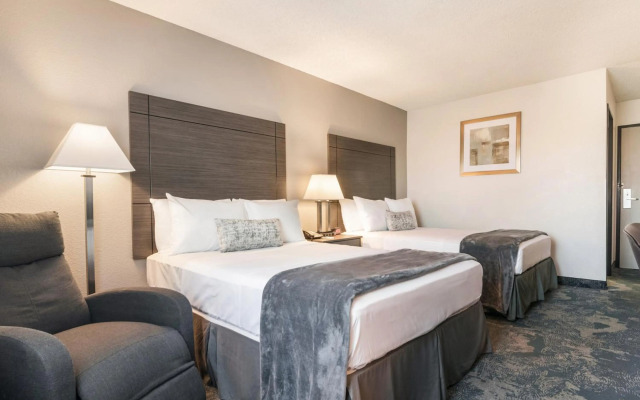 American Inn Suites Detroit Metro Airport