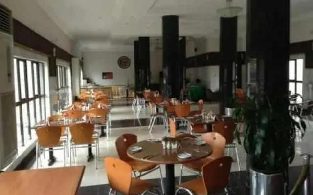 Nelrose Hotel