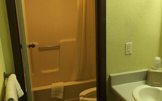 Executive Inn Pine Bluff