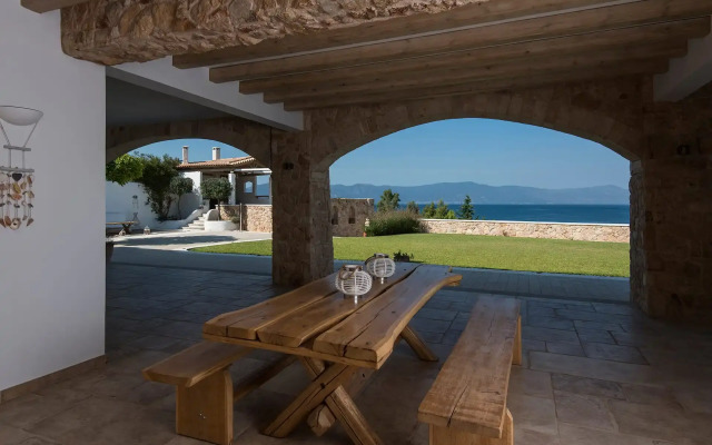 Amelia Villa Collection