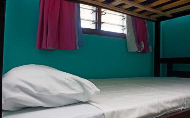 Tulia House - Hostel