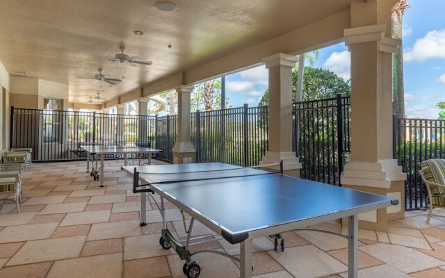 Spacious Home W/private Pool/spa & Free Waterpark!