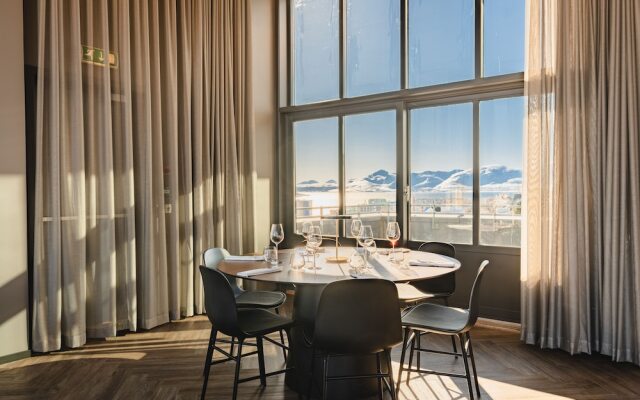 Enter St. Elisabeth Hotel