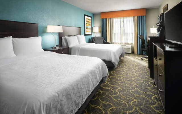 Holiday Inn Express & Suites DFW - Grapevine by IHG