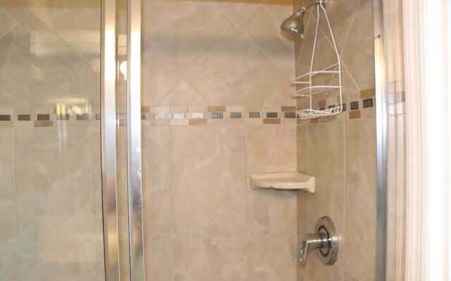 Jamaica Royale - 702 - 2 Br Condo