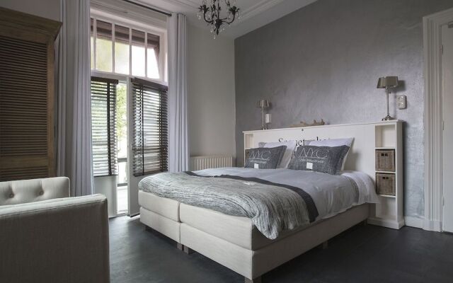 Zenzez Hotel & Lounge