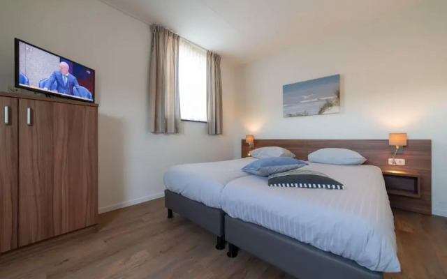 Holiday Home With Whirlpool Quiet Area in Zeeland