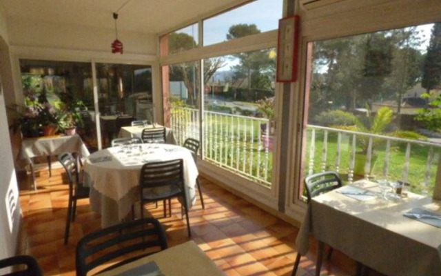 Hotel Cannes Mouans-Sartoux
