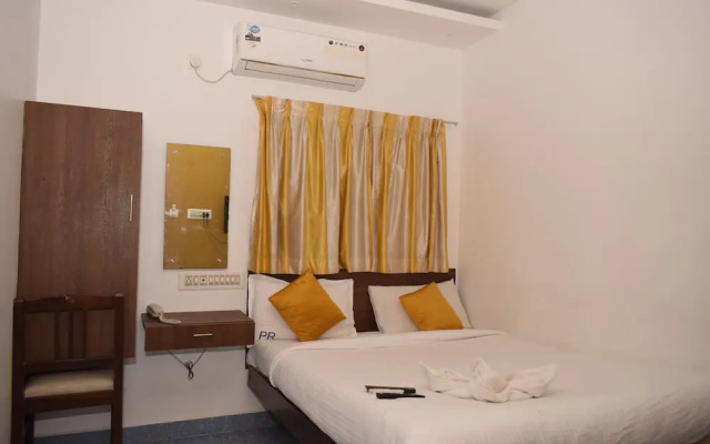 OYO 9970 Hotel Auro INN