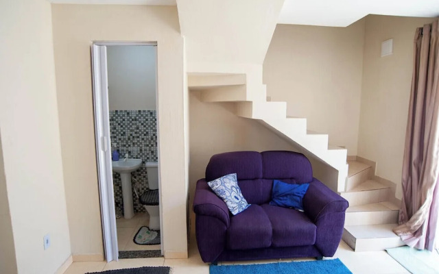 Casa Pet Friendly com Varanda e Churrasqueira