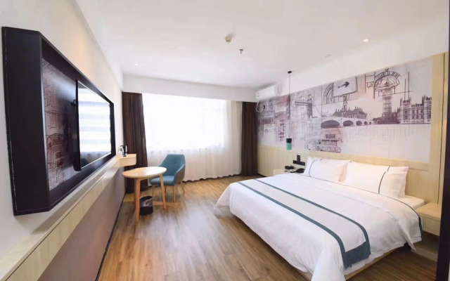 Yuanlong Hotel (Zhuhai Nanshui Bus Station)