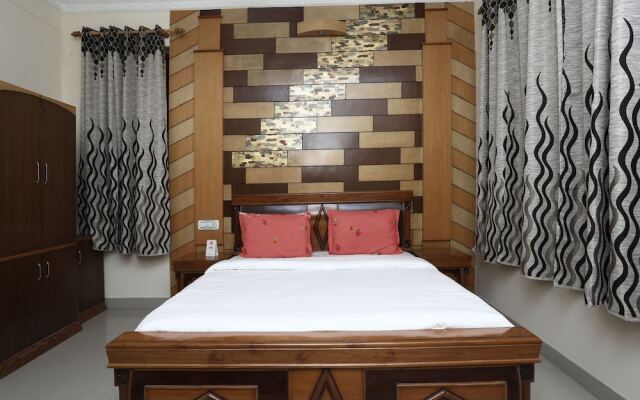 OYO 13293 Home Luxury Villa Canal Road