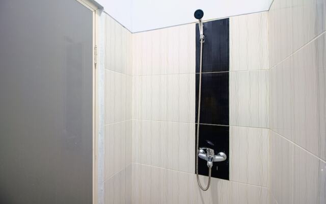 Oyo 2217 Permana Guesthouse Syariah