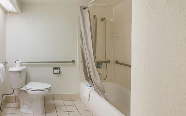 Motel 6 Ocala, FL - Conference Center