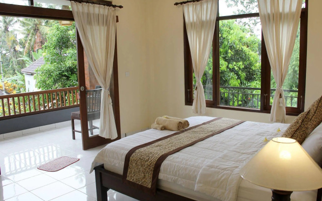 Nyoman Sandi Guest House