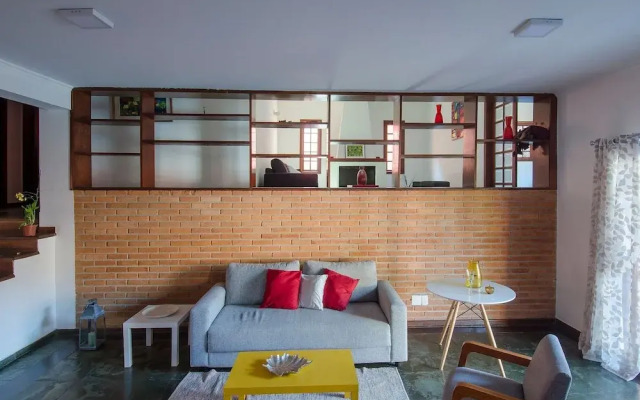 Casa espaçosa na Granja Viana