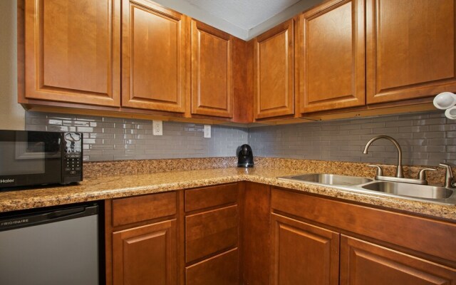 Fairbridge Inn & Suites Richmond Hill