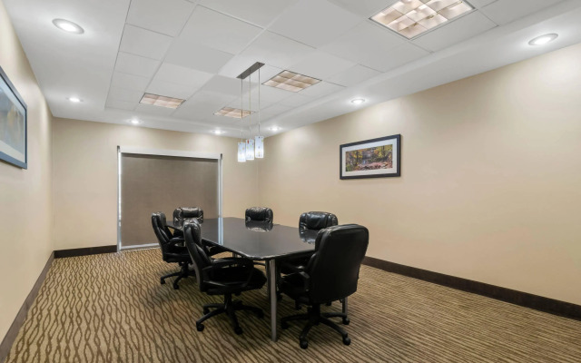 Comfort Suites Bentonville - Rogers