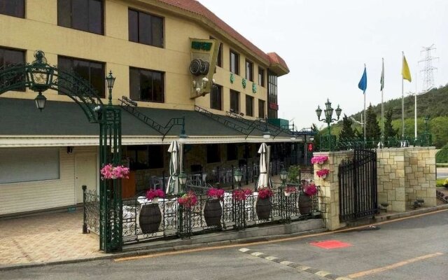 Seaside No. 4 Business Hotel- Dalian