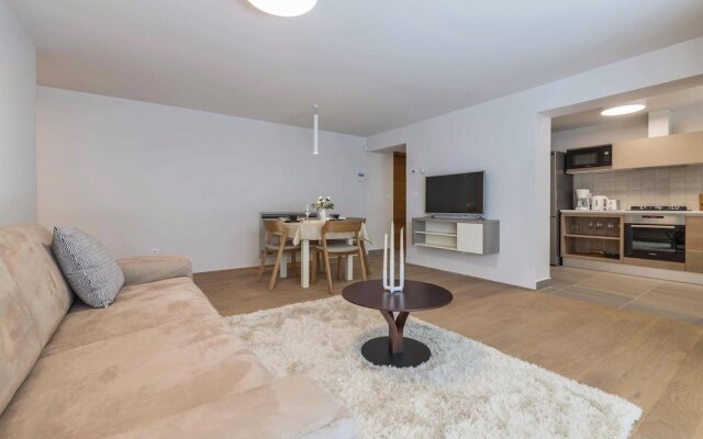 Beautiful Home in Plomin With Jacuzzi, Wifi and 1 Bedrooms