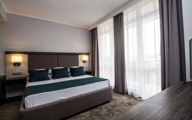 Best Western Plus Premium Inn