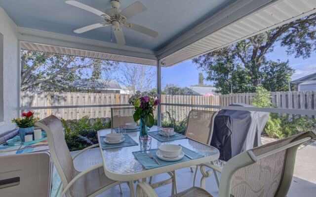 Peaceful Egret Pool Home in Venice