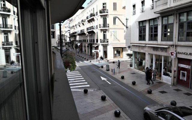 Très beau 2 pièces à 300m de la Croisette