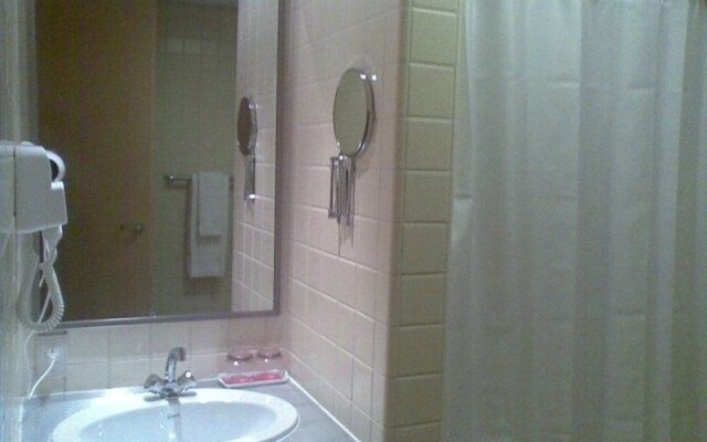 CROM Airport Hotel Jeddah