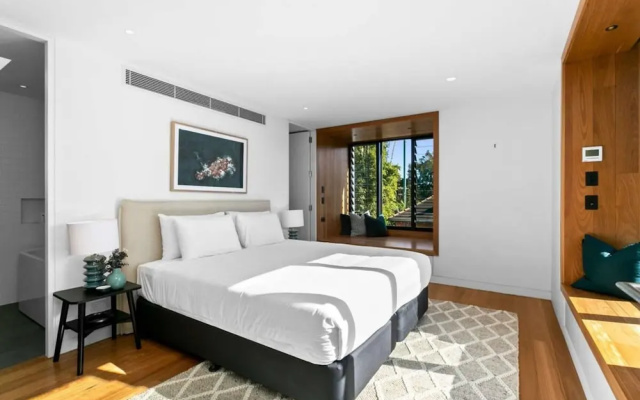 Impeccable 3-bed Home Near the Beach – Guest Rooms – Sydney