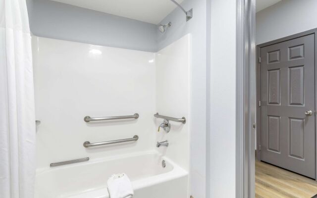 Quality Inn Oak Ridge