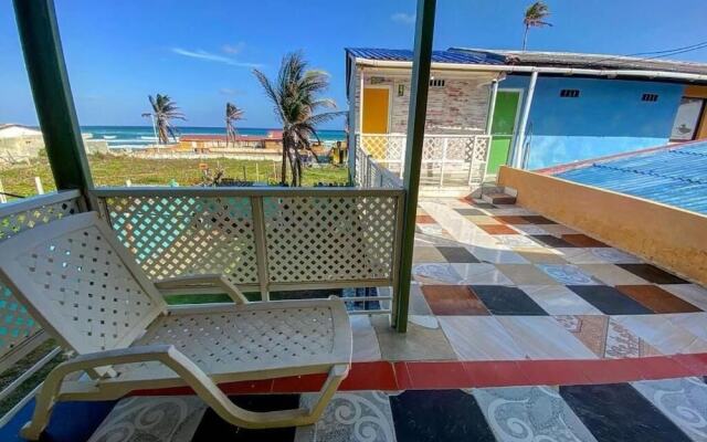 Yellow Moon Guesthouse  Apartments