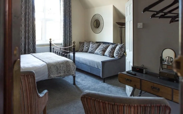 Oaklands Guest House