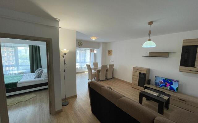Newton Luxurious Residence