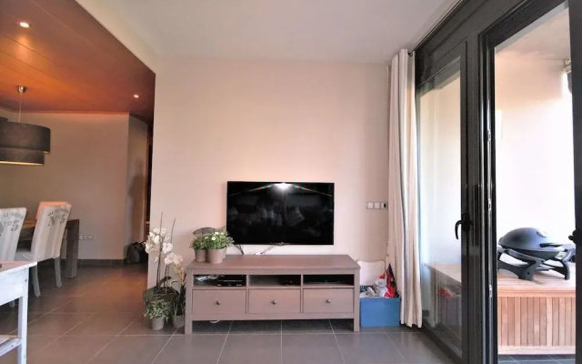 Wonderful Apartment in St Pere Pescador With Communal Pool