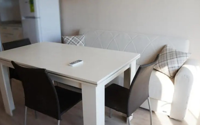 Dom-El Real Apartments in Deja Vu Complex