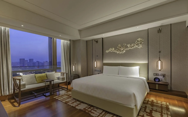 HUALUXE Beijing Xinan by IHG