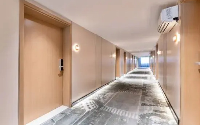 Local Hotels (Guangzhou Jiangnanxi Changgang Road Metro Station)