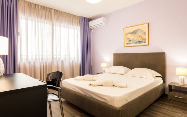 Exceptionally located apartment in Plaka