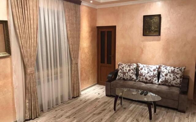 Cottage Green Garden