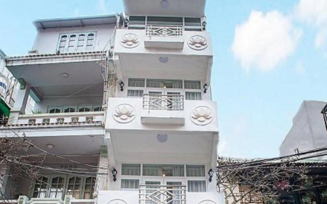 Wild Lotus Hotel & Travel 2
