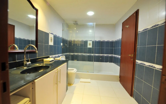 Silver Towers Hotel