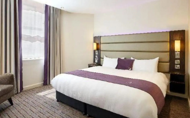 Premier Inn Caerphilly - Corbetts Lane