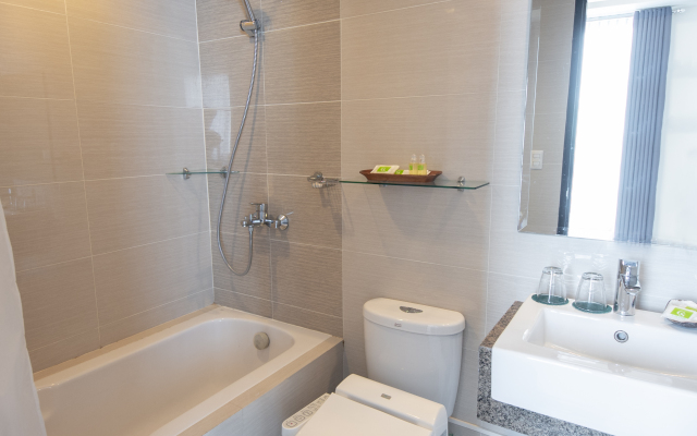 8 Newtown Blvd Apartments