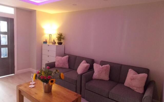 Eden Suite Sasco Apartments